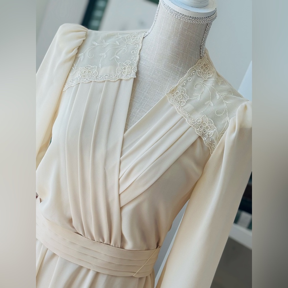 Vintage 70’s Chiffon Pleated | Belted Dress. Women’s Sz-S Mid Century Modern. - Picture 2 of 16